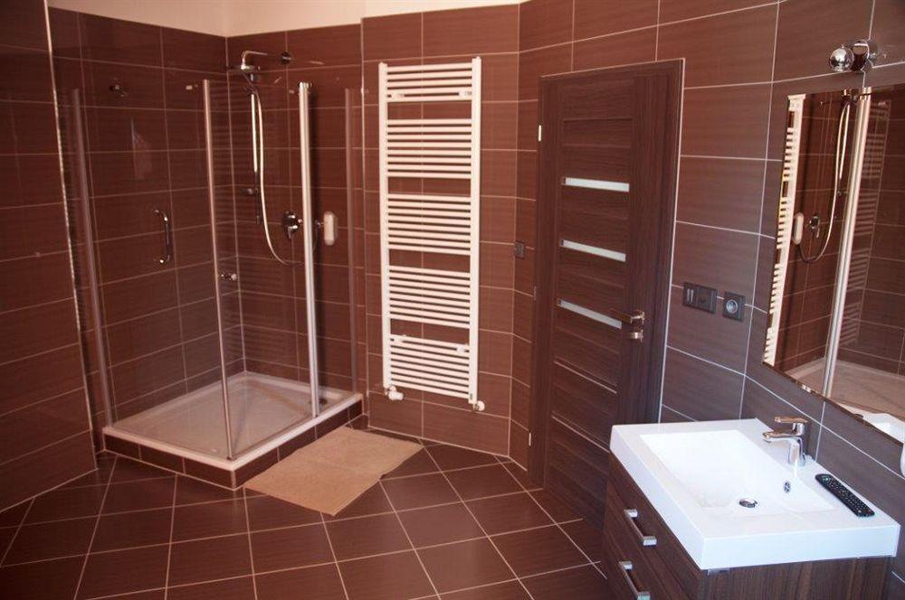 קרלובי וארי Apartmany Becherplatz מראה חיצוני תמונה