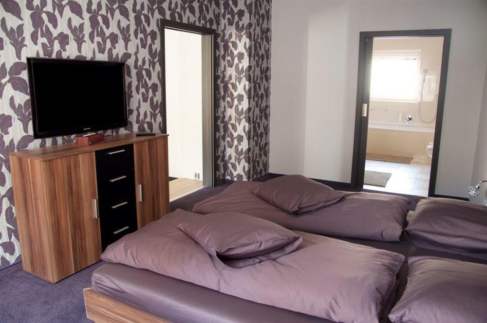 קרלובי וארי Apartmany Becherplatz מראה חיצוני תמונה