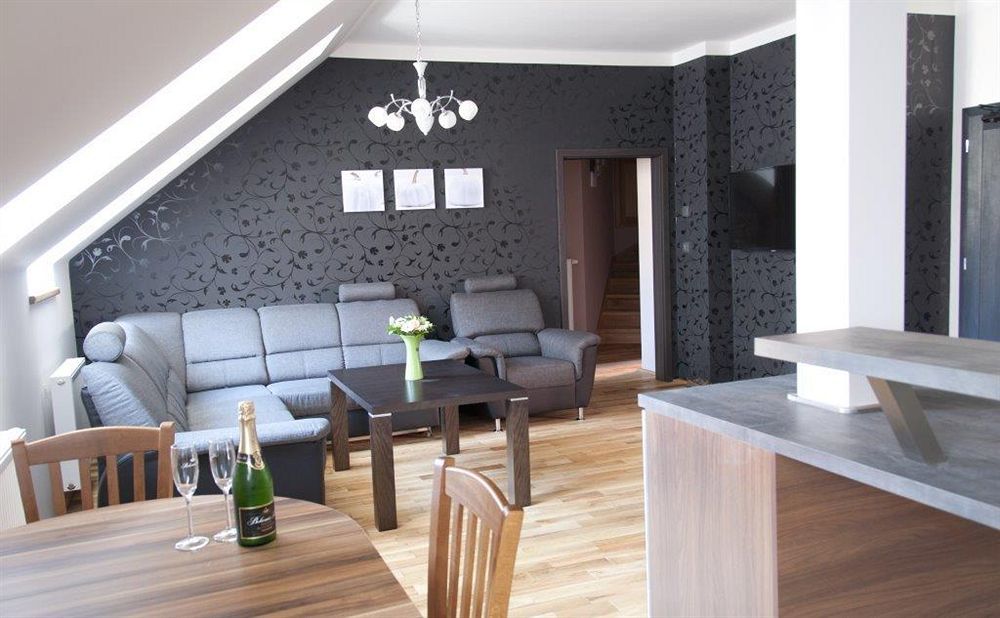 קרלובי וארי Apartmany Becherplatz מראה חיצוני תמונה